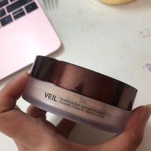 Hourglass veil powder
